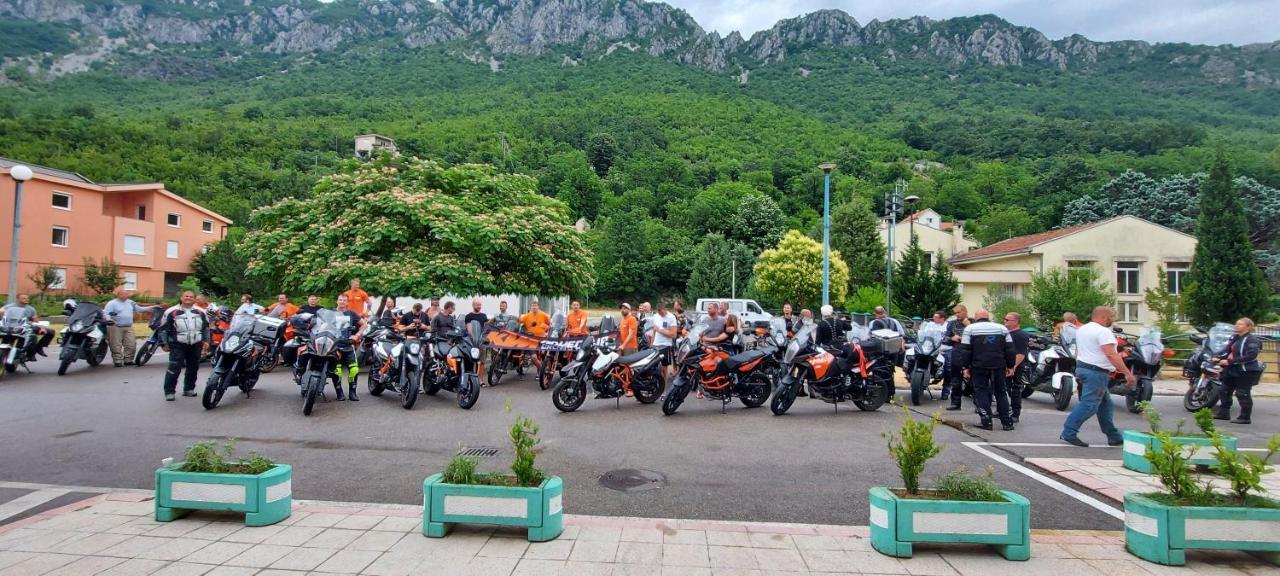Motel And Restaurant Odusak Dreznjak Zewnętrze zdjęcie